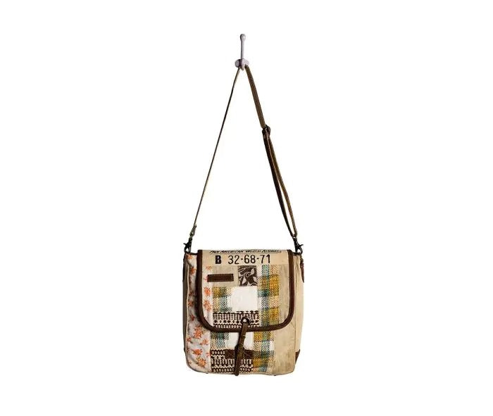 Myra Bag: S-8917 "Pan American World Airways Shoulder Bag"