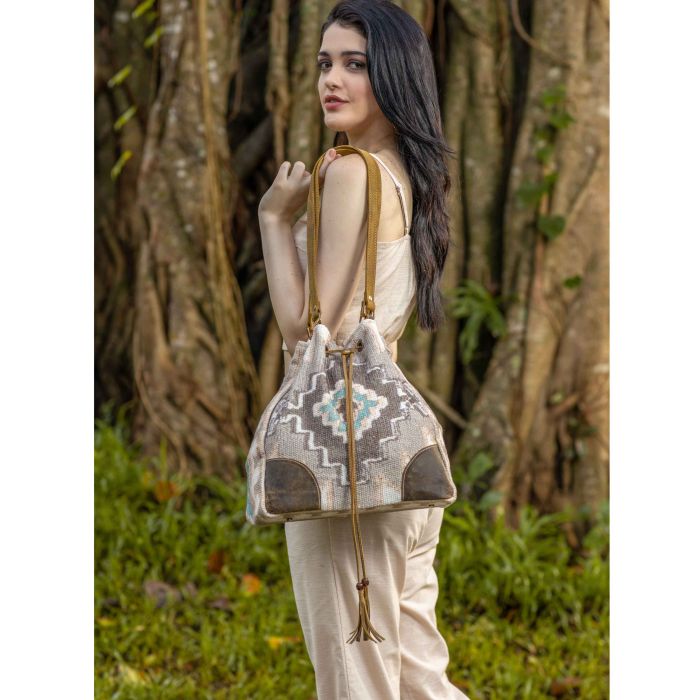 Myra Bag: S-2543 "TEMPLE RUN BUCKET BAG"